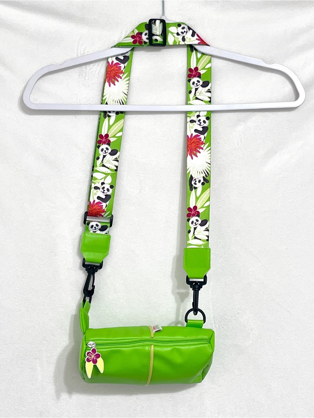 *Collectible*Official Girl Scout Reward Lime Green Panda Crossbody Cylinder Bag - Picture 1 of 8